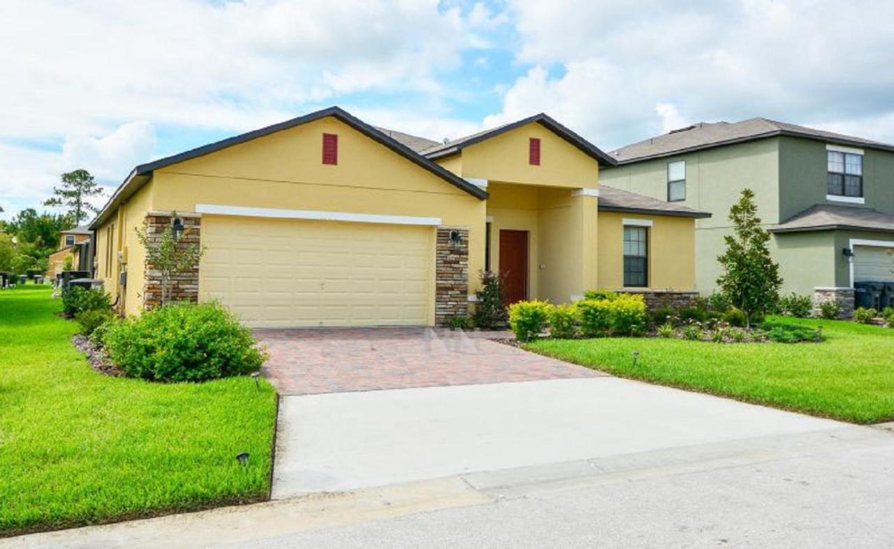 Make Memories With Your Family And Friends In This Beautiful Home 1014 Loughman Luaran gambar